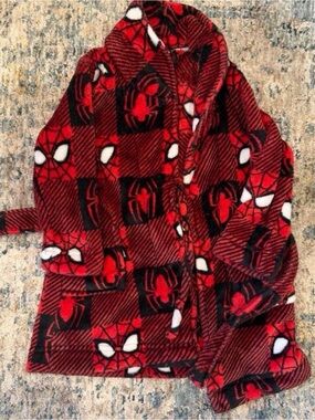 Kids Red Spider Print Plush Bathrobe - Cozy Hooded Robe